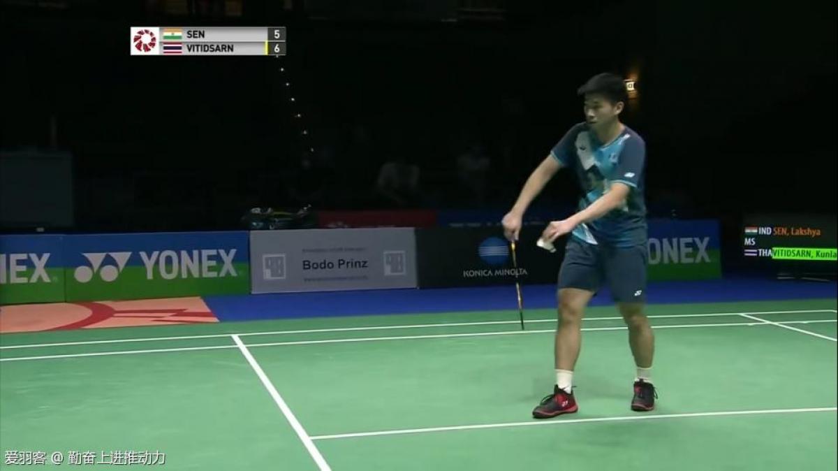 相比之下 相比之下